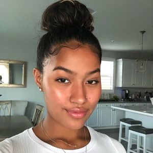 Meet your Posher, Leilani